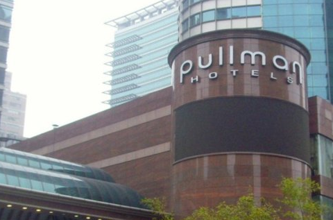 Pullman Shanghai Skyway Hotel