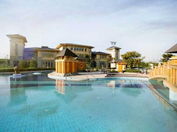 Jiu Hua Spa & Resort
